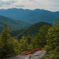 Meilleurs terrains de camping et parcs VR près des Adirondacks avec branchements complets, accès aux lacs alpins et vues montagne