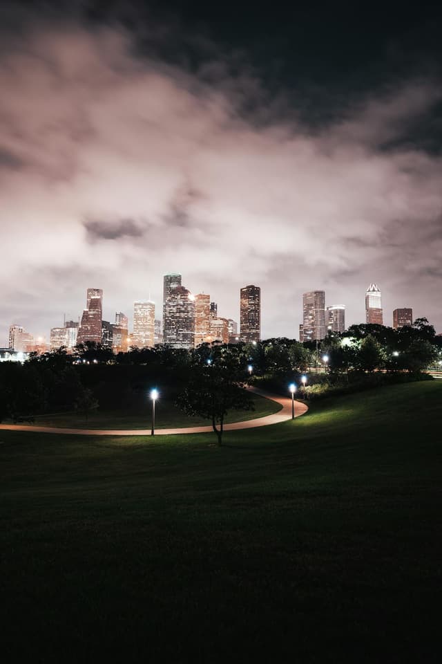 Scenic RV campground with modern facilities near Houston, Texas