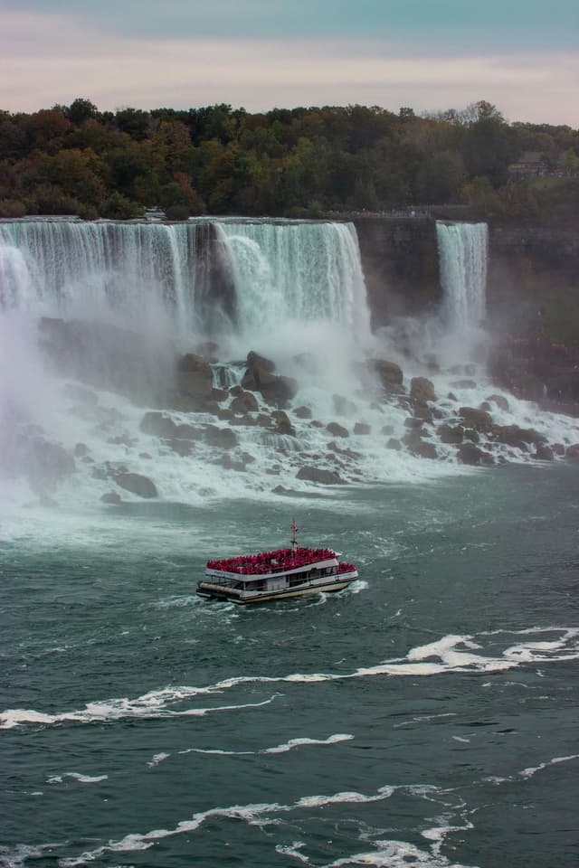 Terrain de camping VR pittoresque avec vue surplombant la région de Niagara Falls