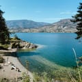 Camping VR dans la vallée d'Okanagan avec complexes en bord de lac et région vinicole