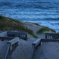 Découvrez les meilleurs terrains de camping à Outer Banks avec branchements complets, sites en enfilade et vues côtières spectaculaires