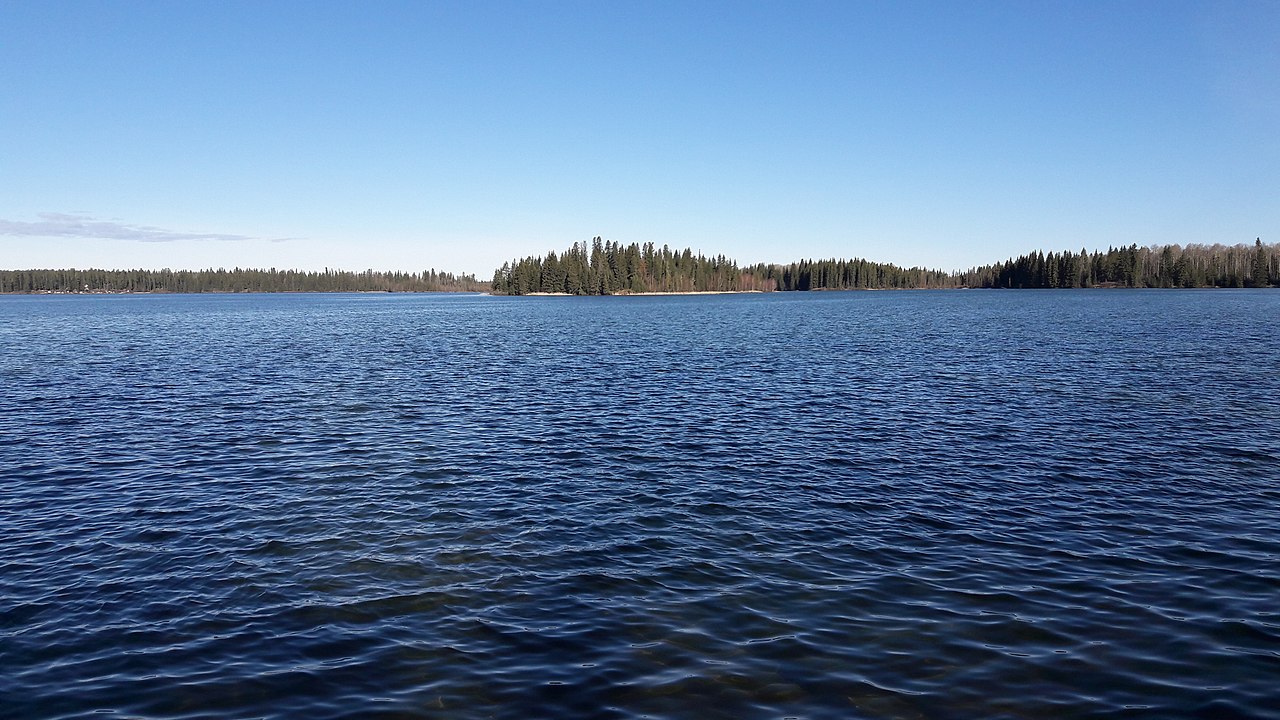 Crimson Lake Provincial Park